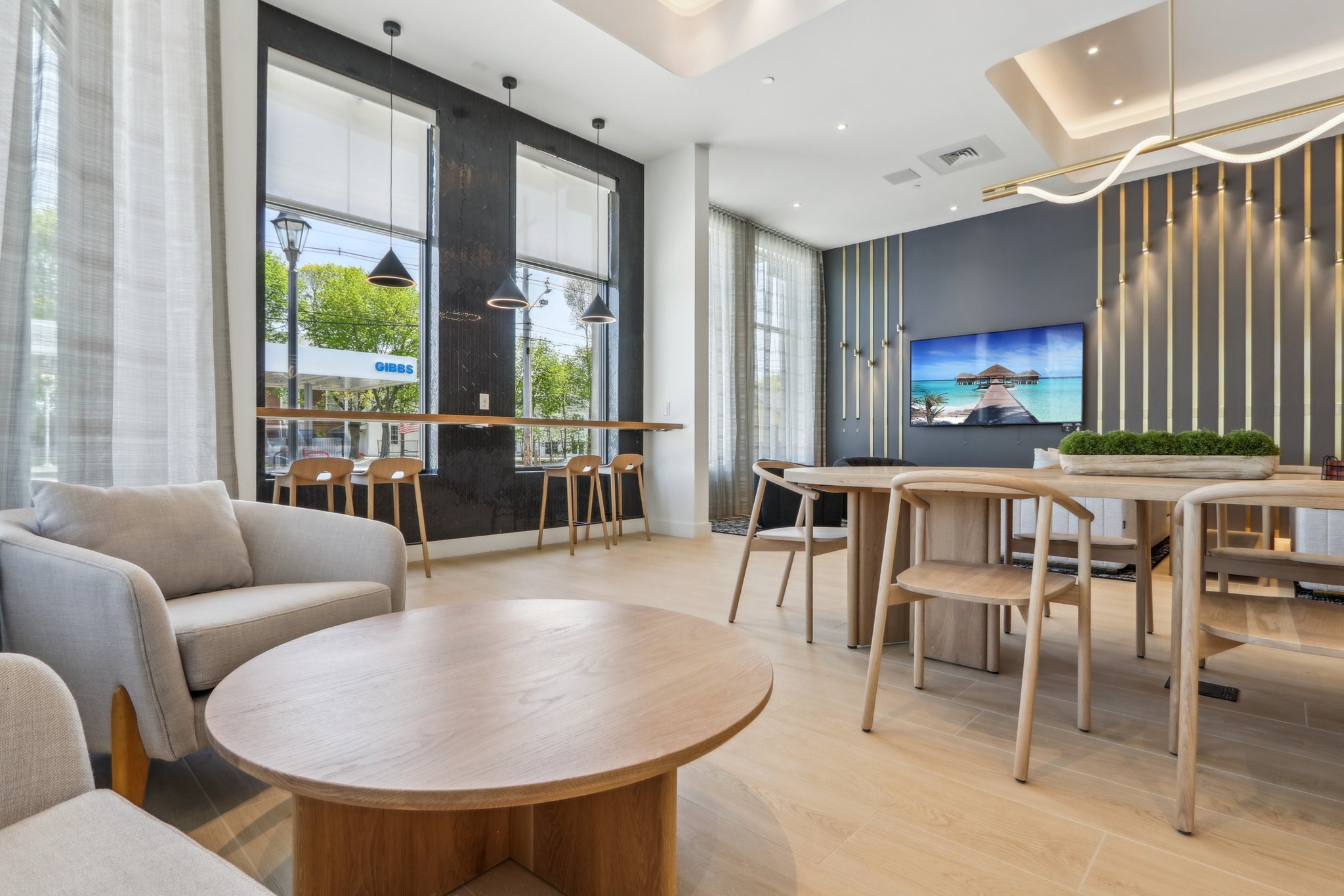 38 web or mls Maple St 3004 907